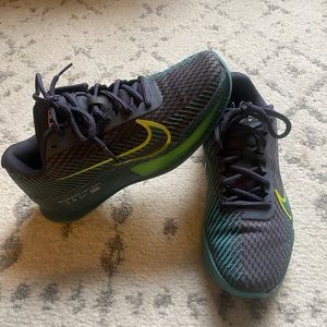 Nike Zoom Vapor 11 Tennis Sneaker W 7.5 / M 6